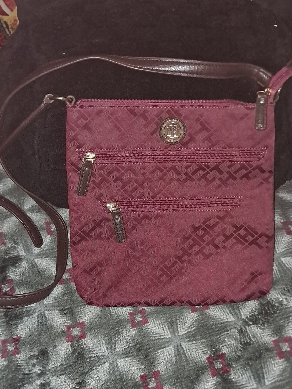 Tommy Hilfiger Wine Crossbody with Patterned Jacquard